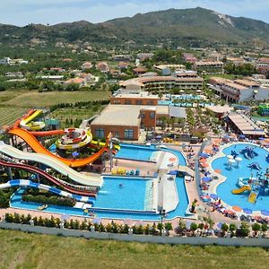 Caretta Beach Hotel & Waterpark